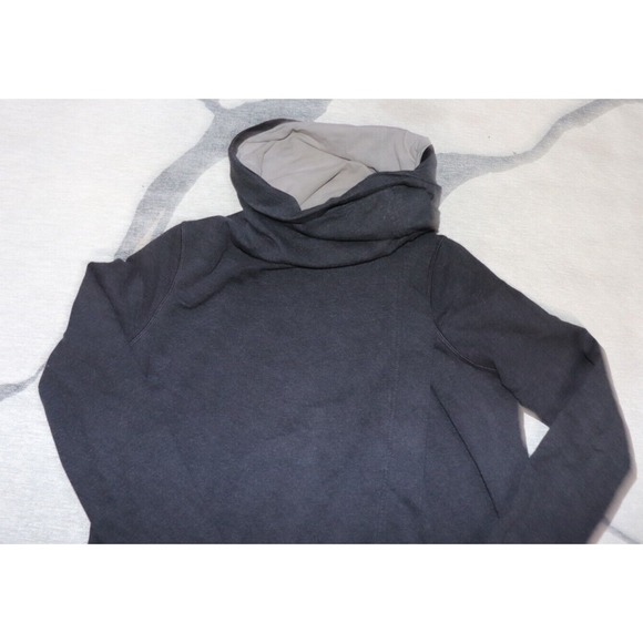 Lululemon Grey Method Wrap Asymmetrical Zip Cowl Neck Jacket size 4 - Picture 2 of 5